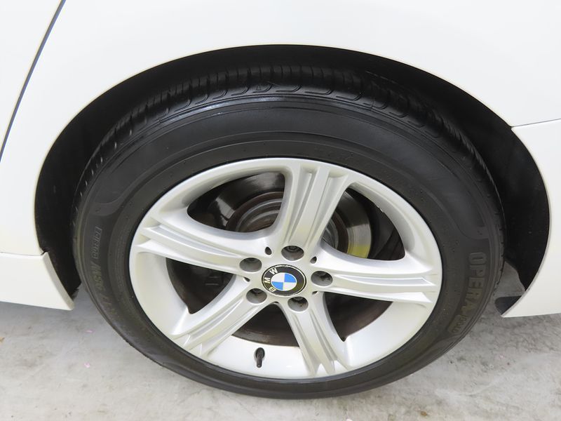 2013 BMW 3 Series 320d photo 20