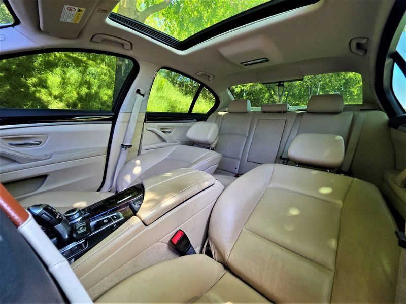 2013 BMW 5 Series 520d photo 19