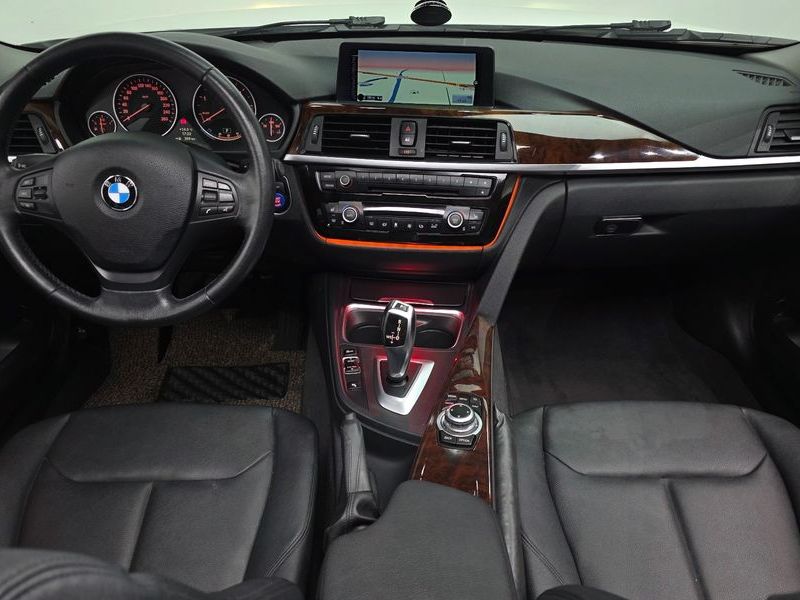 2013 BMW 3 Series 320d photo 7