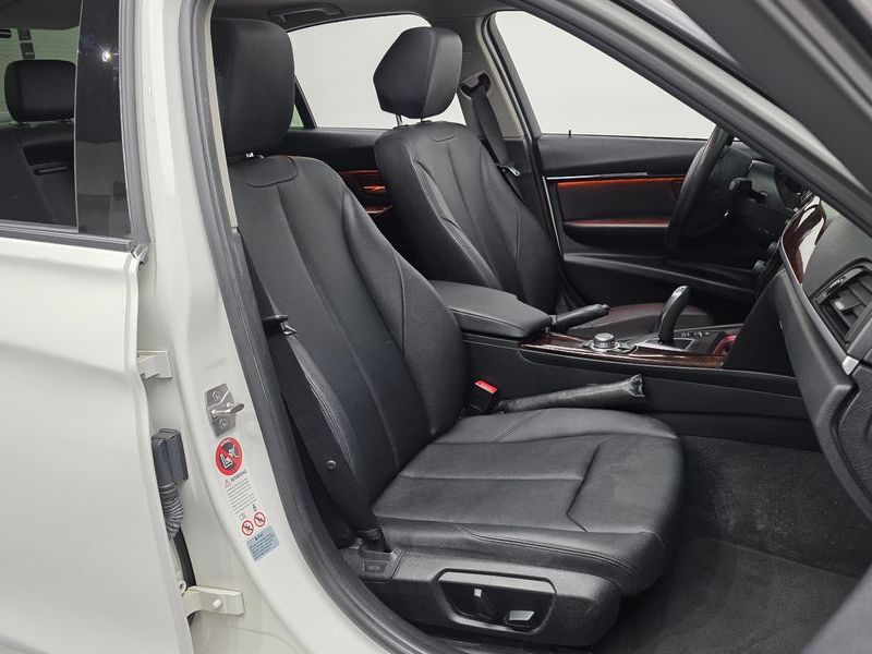 2013 BMW 3 Series 320d photo 12