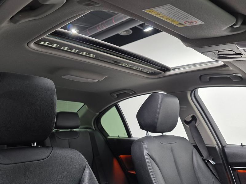 2013 BMW 3 Series 320d photo 13