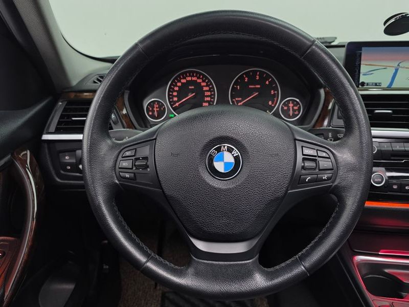 2013 BMW 3 Series 320d photo 15