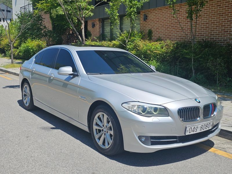 2013 BMW 5 Series 525d xDrive photo 1