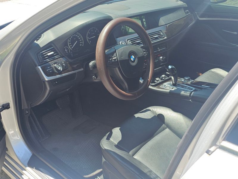 2013 BMW 5 Series 525d xDrive photo 7