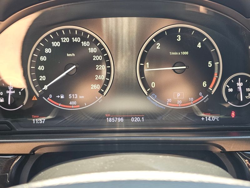 2013 BMW 5 Series 525d xDrive photo 8