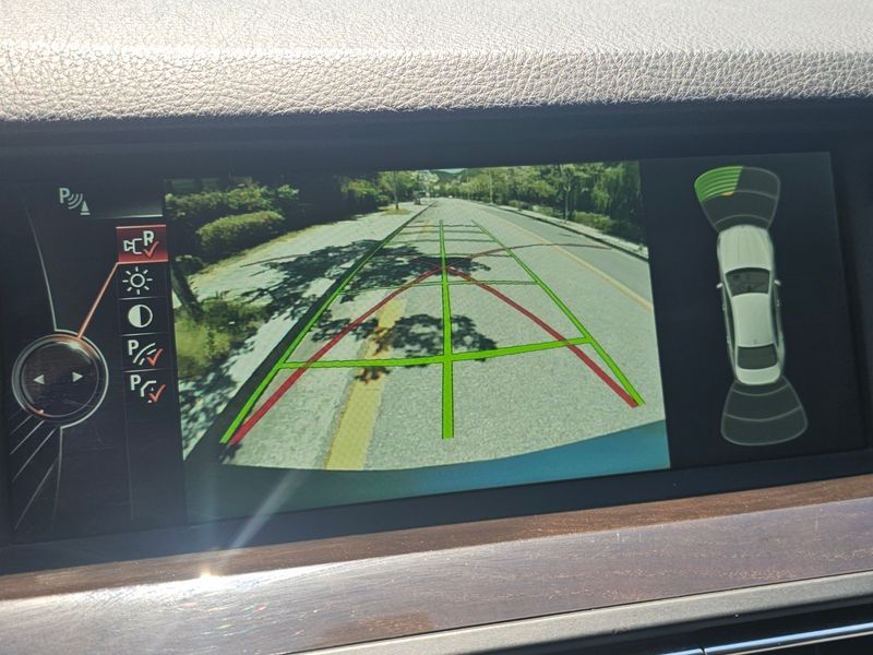 2013 BMW 5 Series 525d xDrive photo 12