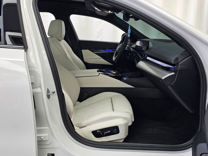 2026 BMW i5 eDrive 40 M Sport photo 11