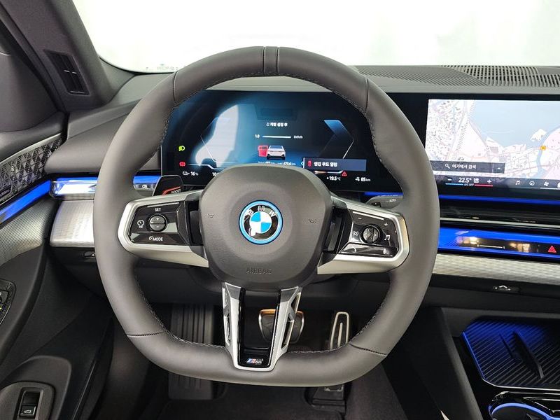 2026 BMW i5 eDrive 40 M Sport photo 13