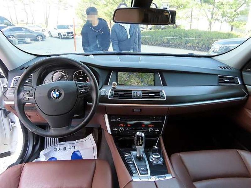 2013 BMW 5 Series GT 30d xDrive photo 7