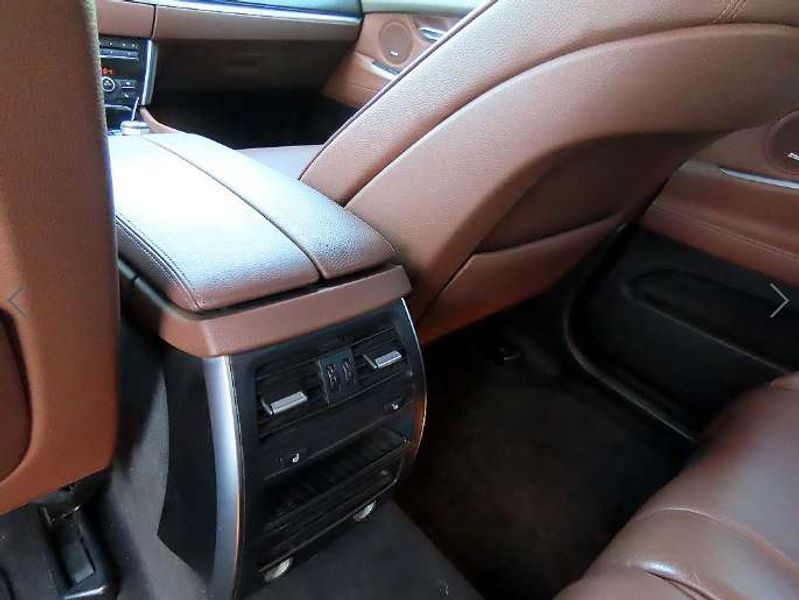 2013 BMW 5 Series GT 30d xDrive photo 14