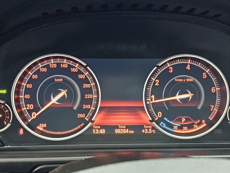 2013 BMW 5 Series 528i photo 8
