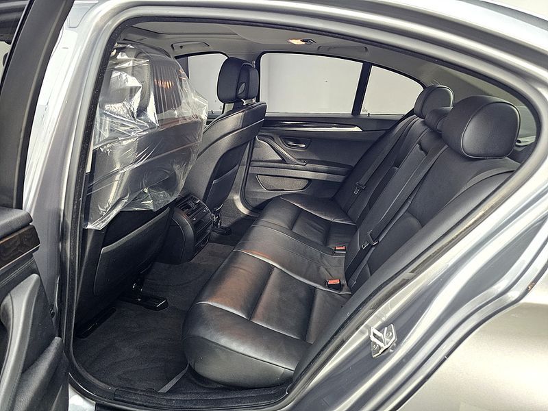 2013 BMW 5 Series 528i photo 12