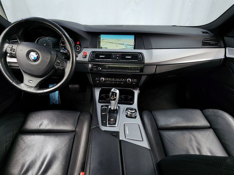 2013 BMW 5 Series 520d M Sport photo 7