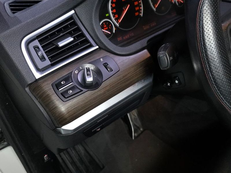 2013 BMW 5 Series GT 30d photo 29