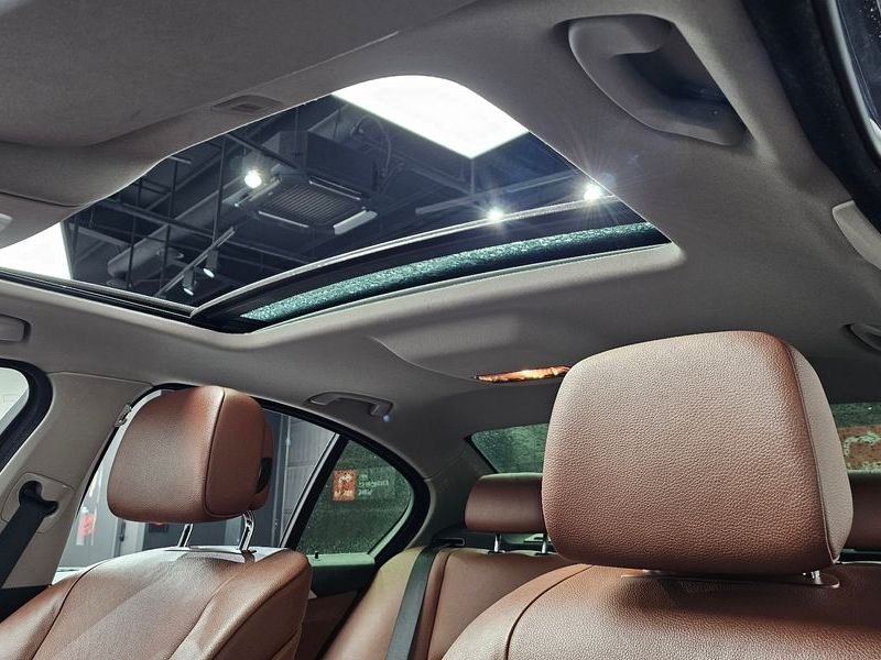 2013 BMW 5 Series 528i xDrive photo 19