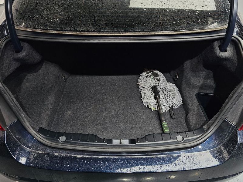 2013 BMW 5 Series 528i xDrive photo 20