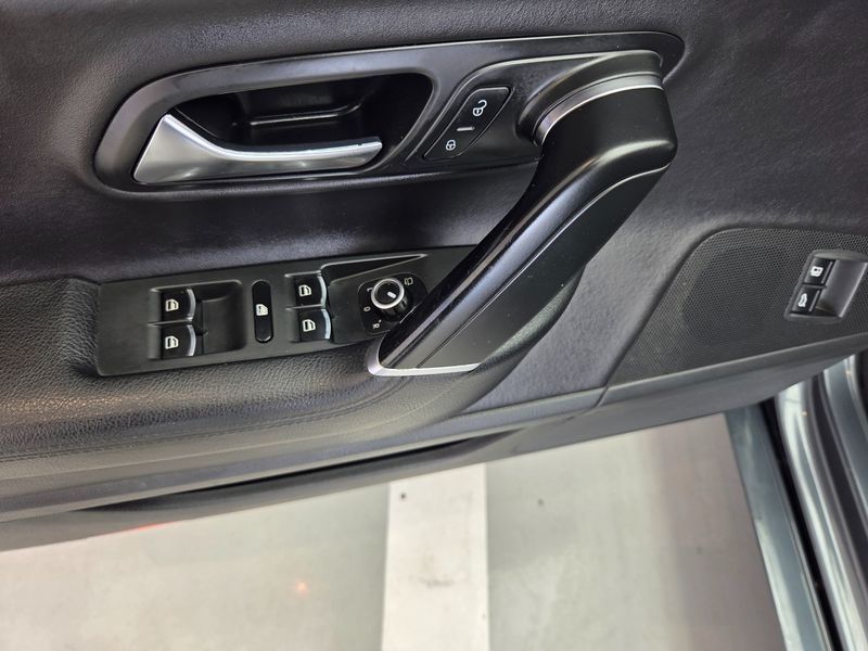 2013 Volkswagen New CC 2.0 TDI BlueMotion photo 12