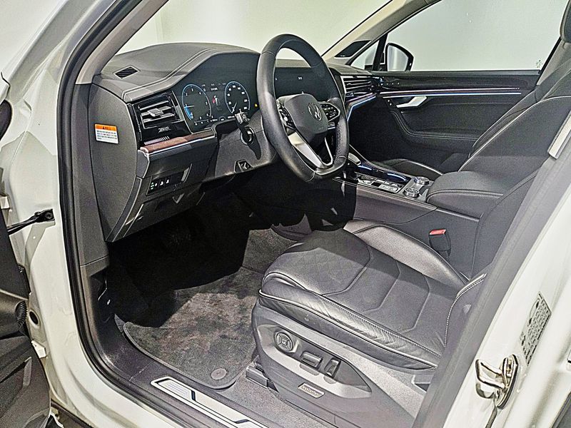 2024 Volkswagen Touareg 3.0 TDI Prestige photo 10