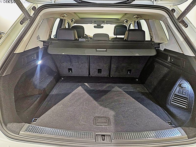2024 Volkswagen Touareg 3.0 TDI Prestige photo 19