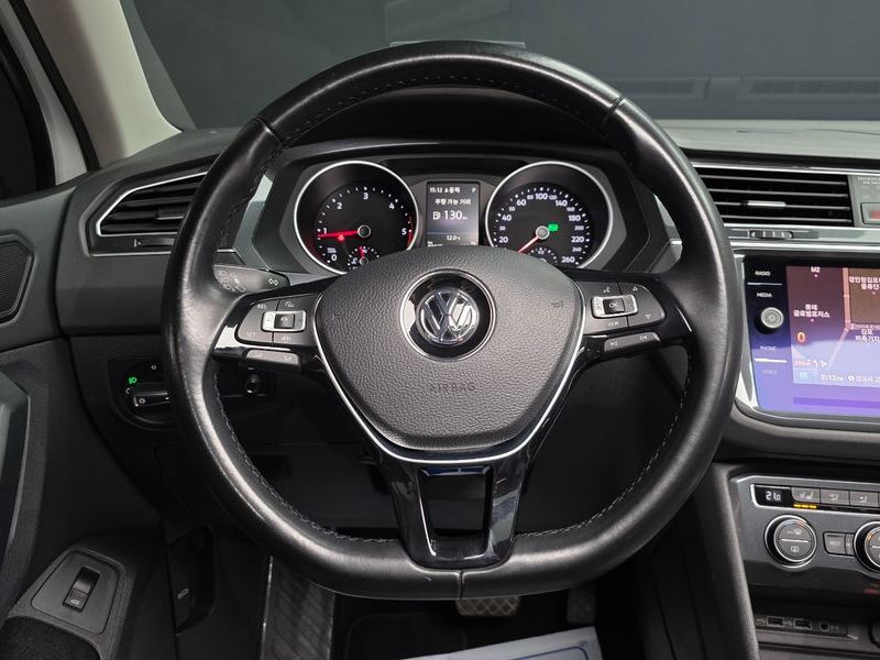2020 Volkswagen Tiguan 2.0 TDI Prestige photo 13