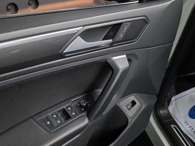 2020 Volkswagen Tiguan 2.0 TDI Prestige photo 24