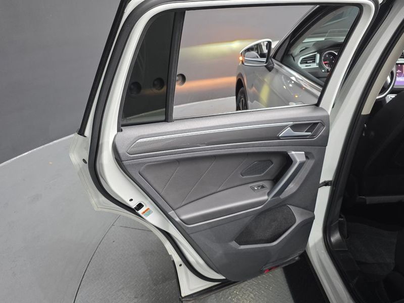 2020 Volkswagen Tiguan 2.0 TDI Prestige photo 25