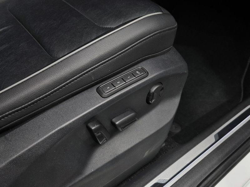 2020 Volkswagen Tiguan 2.0 TDI Prestige photo 28