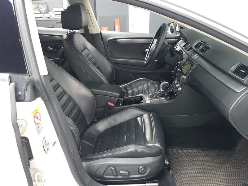 2013 Volkswagen New CC 2.0 TDI BlueMotion photo 11