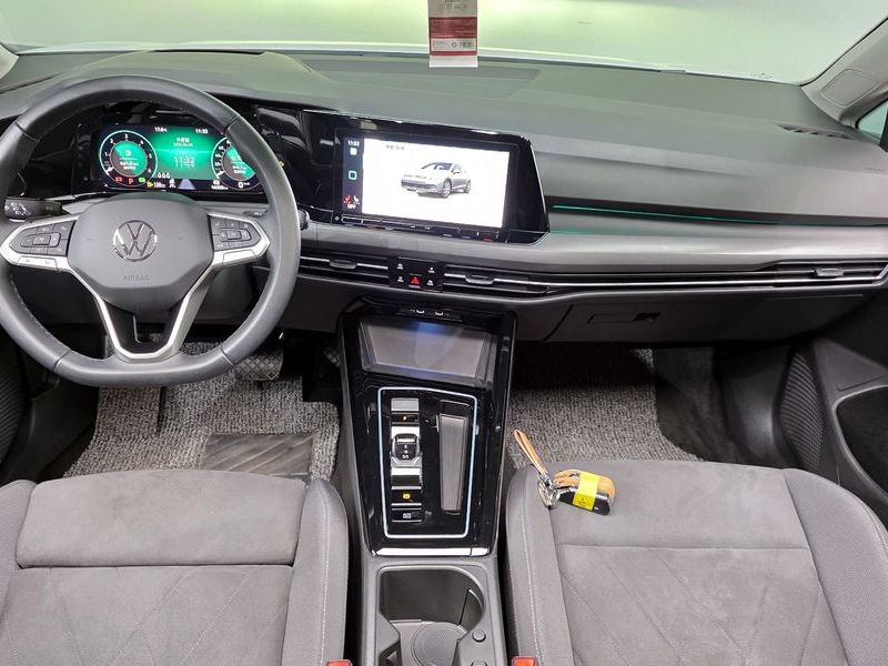 2024 Volkswagen Golf 2.0 TDI Prestige photo 7