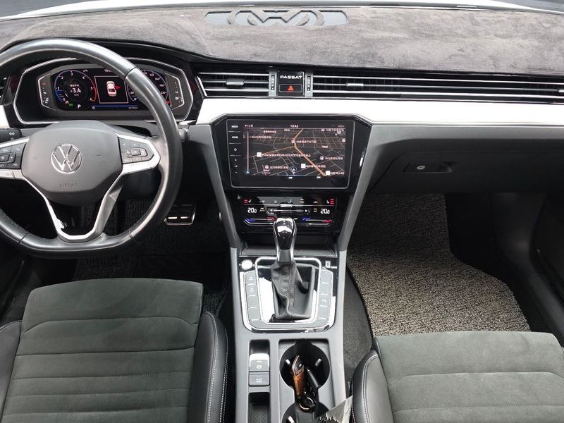 2022 Volkswagen Passat 2.0 TDI Premium photo 7