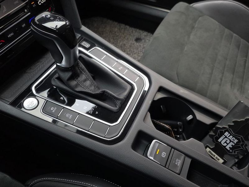 2022 Volkswagen Passat 2.0 TDI Premium photo 9