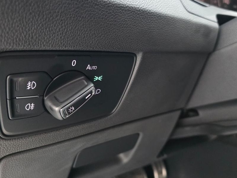 2022 Volkswagen Passat 2.0 TDI Premium photo 18