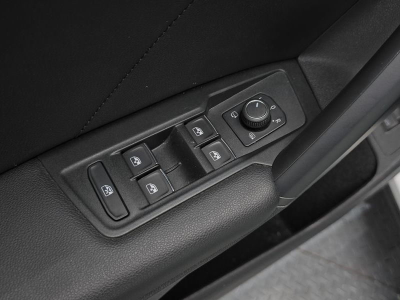 2023 Volkswagen Tiguan 2.0 TDI Premium photo 14