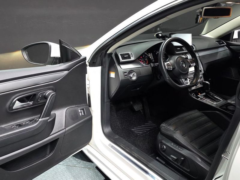 2013 Volkswagen New CC 2.0 TDI BlueMotion R-Line photo 11