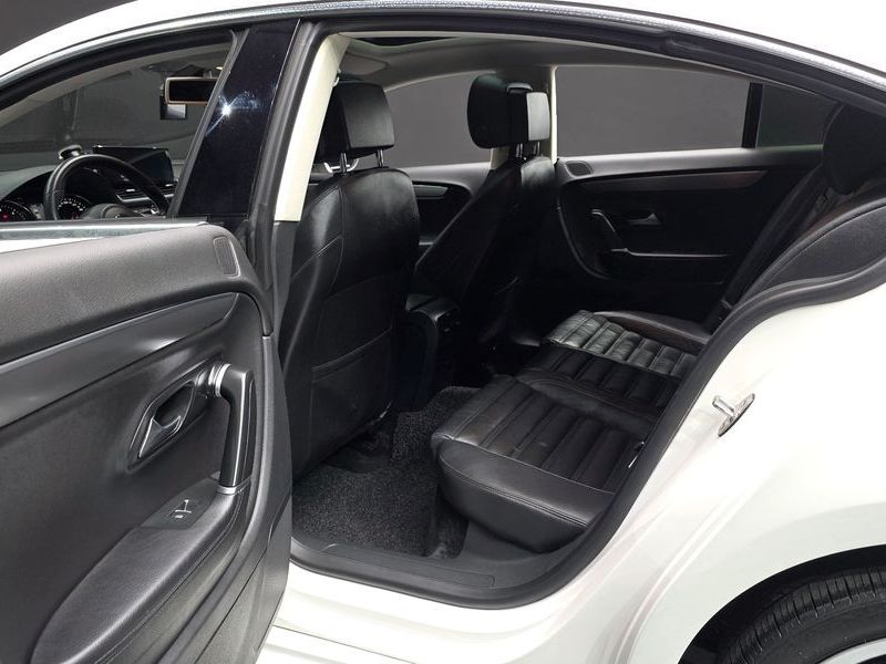 2013 Volkswagen New CC 2.0 TDI BlueMotion R-Line photo 12