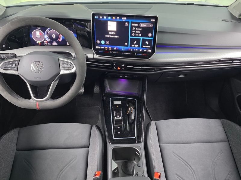 2025 Volkswagen Golf 2.0 TDI Prestige photo 7