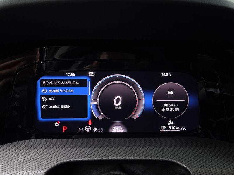 2025 Volkswagen Golf 2.0 TDI Prestige photo 8