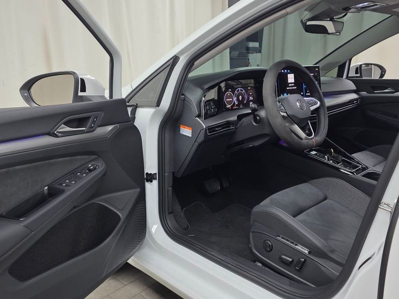 2025 Volkswagen Golf 2.0 TDI Prestige photo 10