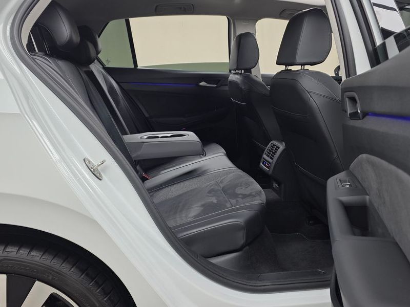 2025 Volkswagen Golf 2.0 TDI Prestige photo 12