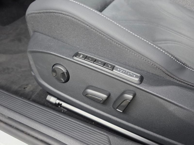 2025 Volkswagen Golf 2.0 TDI Prestige photo 14