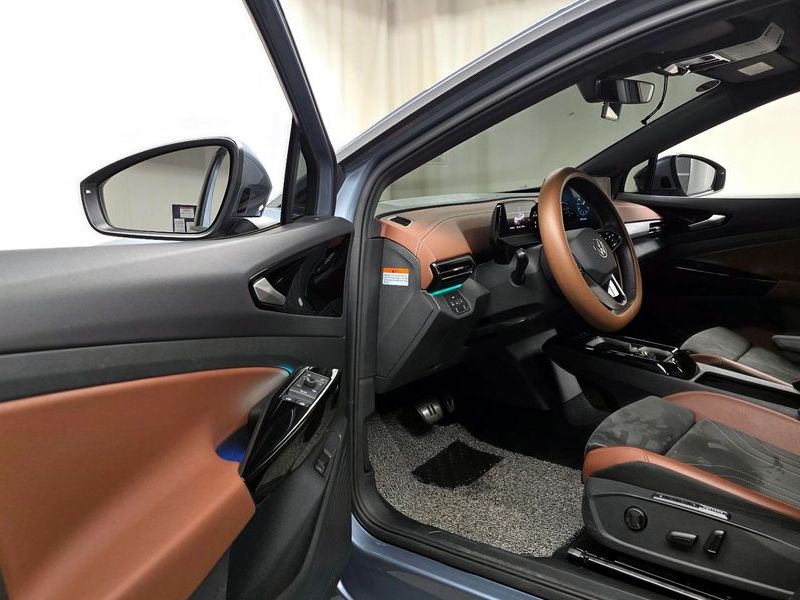 2023 Volkswagen ID.4 Pro photo 11