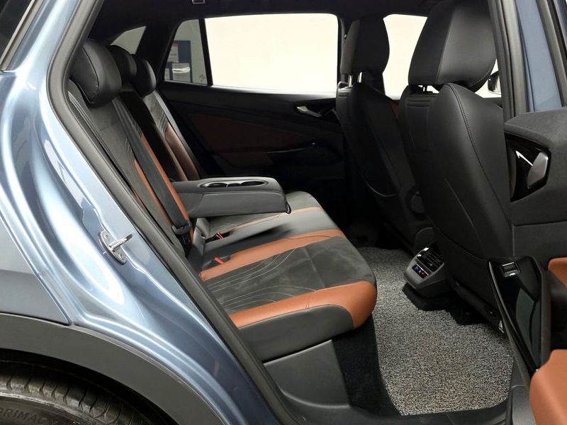 2023 Volkswagen ID.4 Pro photo 12