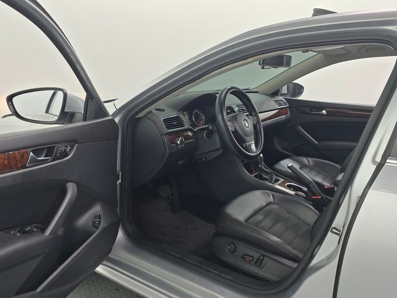 2013 Volkswagen Passat 2.0 TDI B7 photo 10