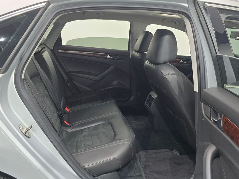 2013 Volkswagen Passat 2.0 TDI B7 photo 11