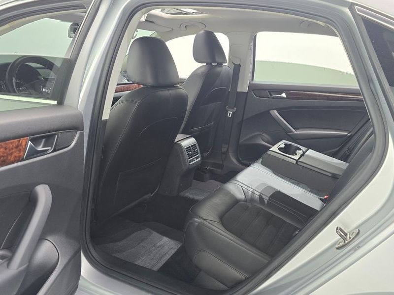 2013 Volkswagen Passat 2.0 TDI B7 photo 12