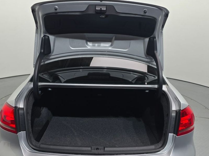 2013 Volkswagen Passat 2.0 TDI B7 photo 17