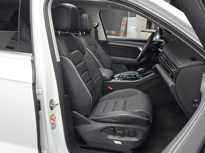 2024 Volkswagen Touareg 3.0 TDI Prestige photo 12
