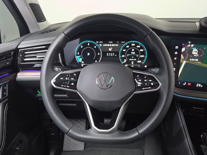 2024 Volkswagen Touareg 3.0 TDI Prestige photo 13