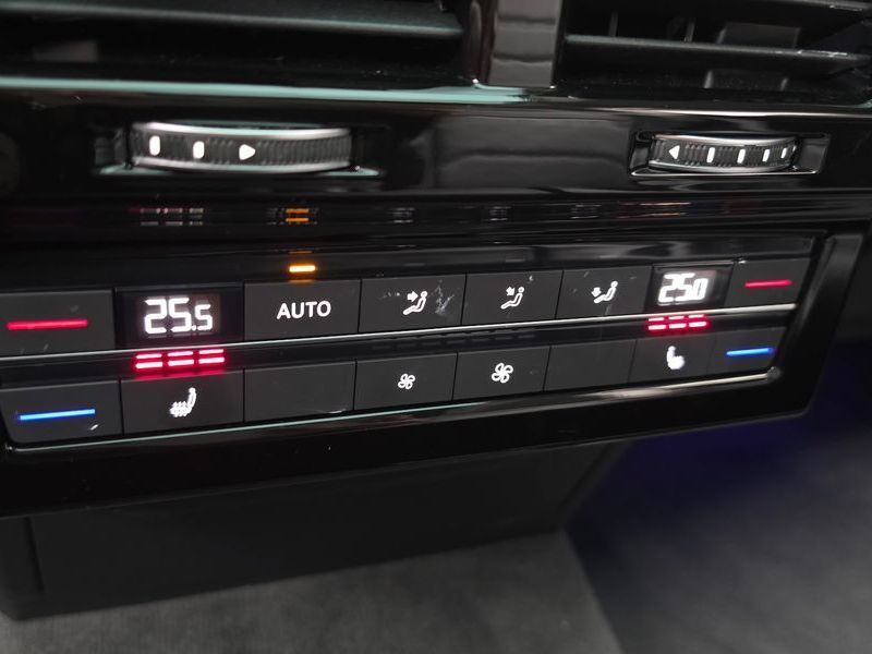 2024 Volkswagen Touareg 3.0 TDI Prestige photo 17