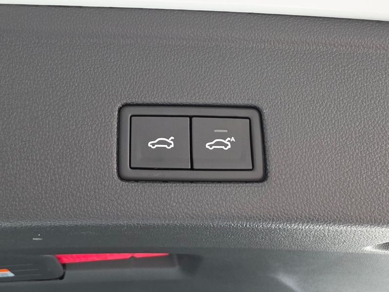 2024 Volkswagen Touareg 3.0 TDI Prestige photo 18